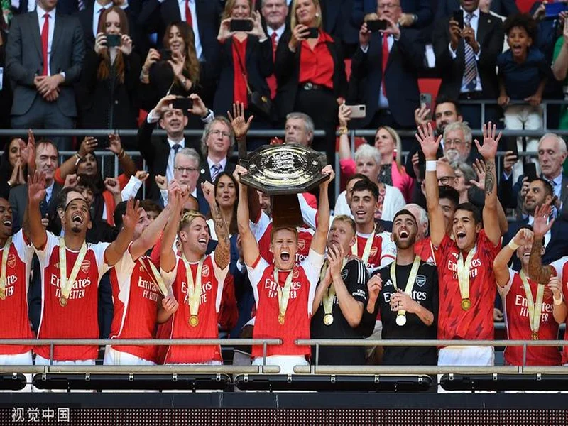 厄德高:三连亚时阿森纳都没有放弃的心态,一直相信能夺冠